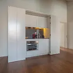 8 Building 403 T2 - River & Garden View * ליסבון