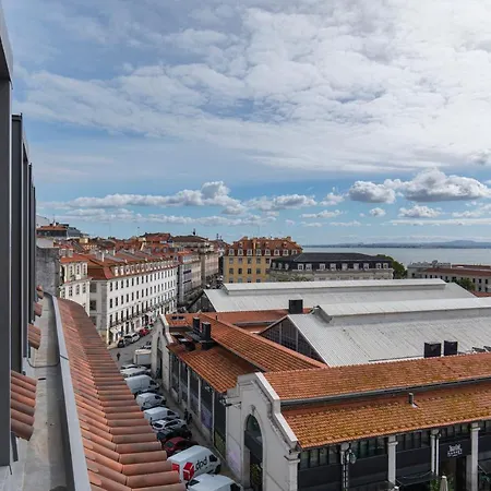 8 Building 403 T2 - River & Garden View *