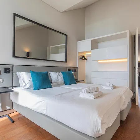 Apartment 8 Building 403 T2 - River & Garden View *