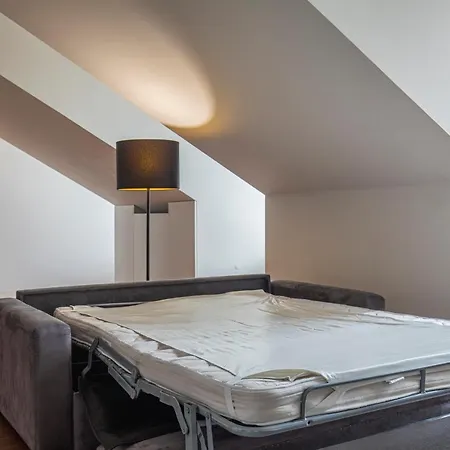 8 Building 403 T2 - River & Garden View *