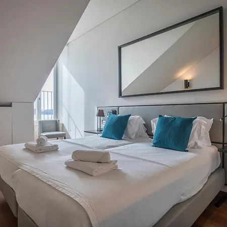 8 Building 403 T2 - River & Garden View Лиссабон