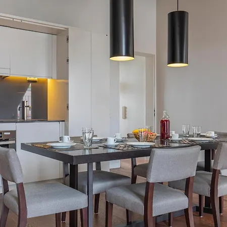 8 Building 403 T2 - River & Garden View Апартаменты