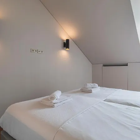 8 Building 403 T2 - River & Garden View Lissabon